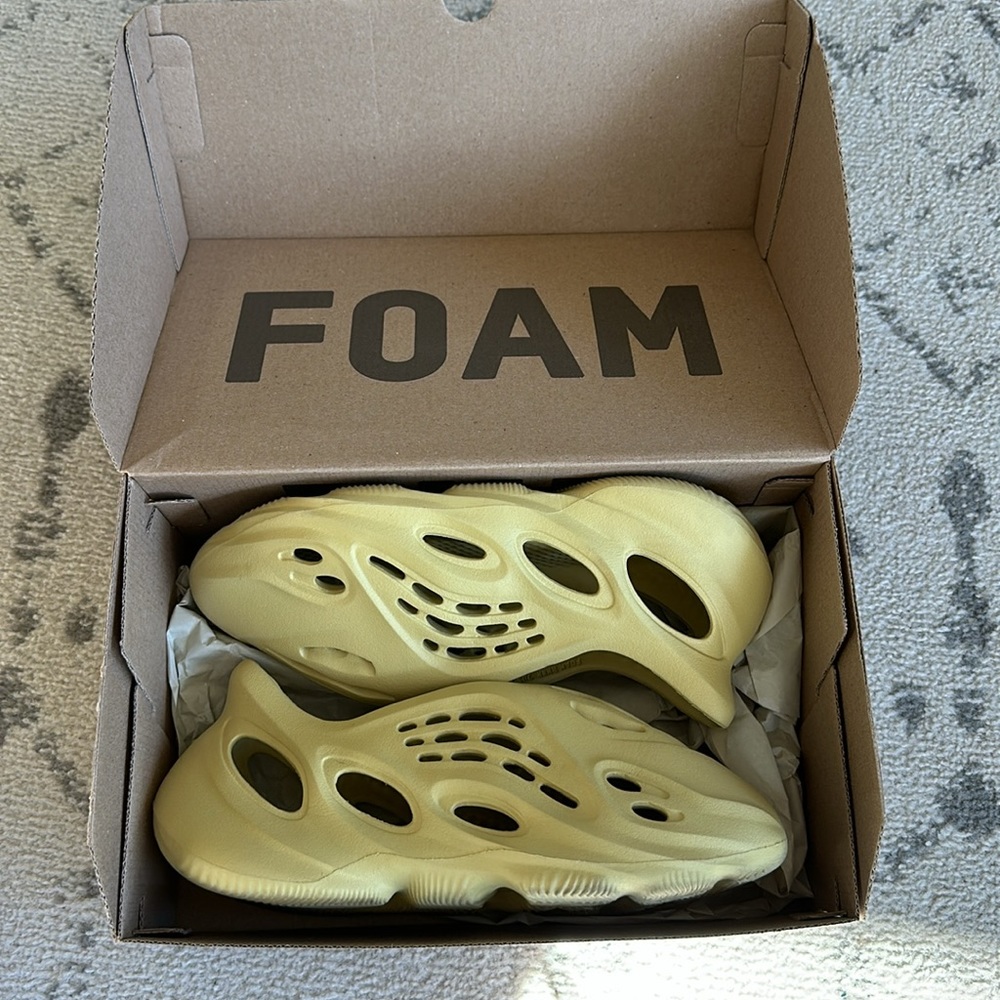 adidas Yeezy Foam RNNR
